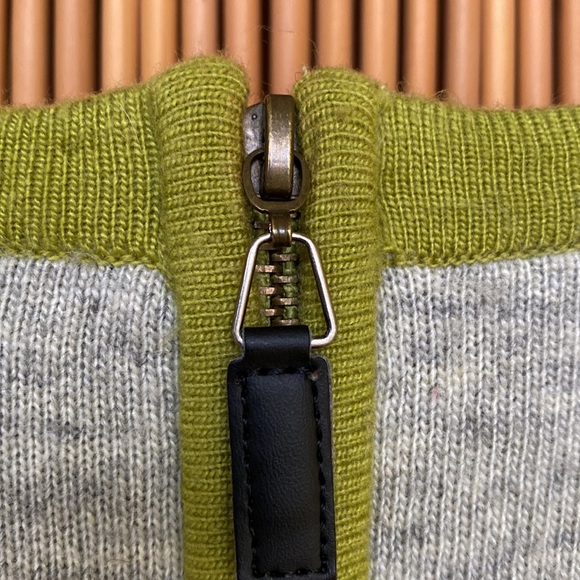 Polka dot woman’s cardigan sweater. - Picture 6 of 6